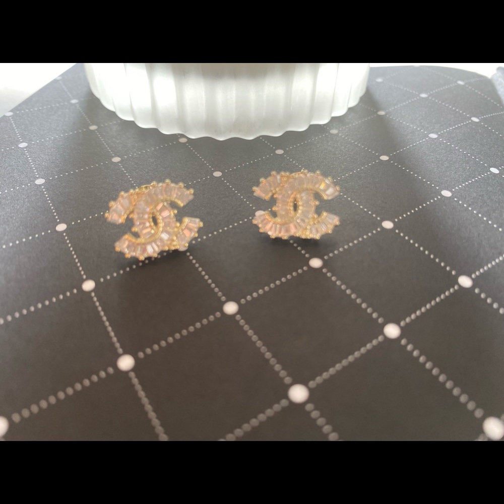 C baguette earrings